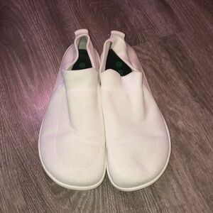 Slip-On Knit Casual Sneakers in White